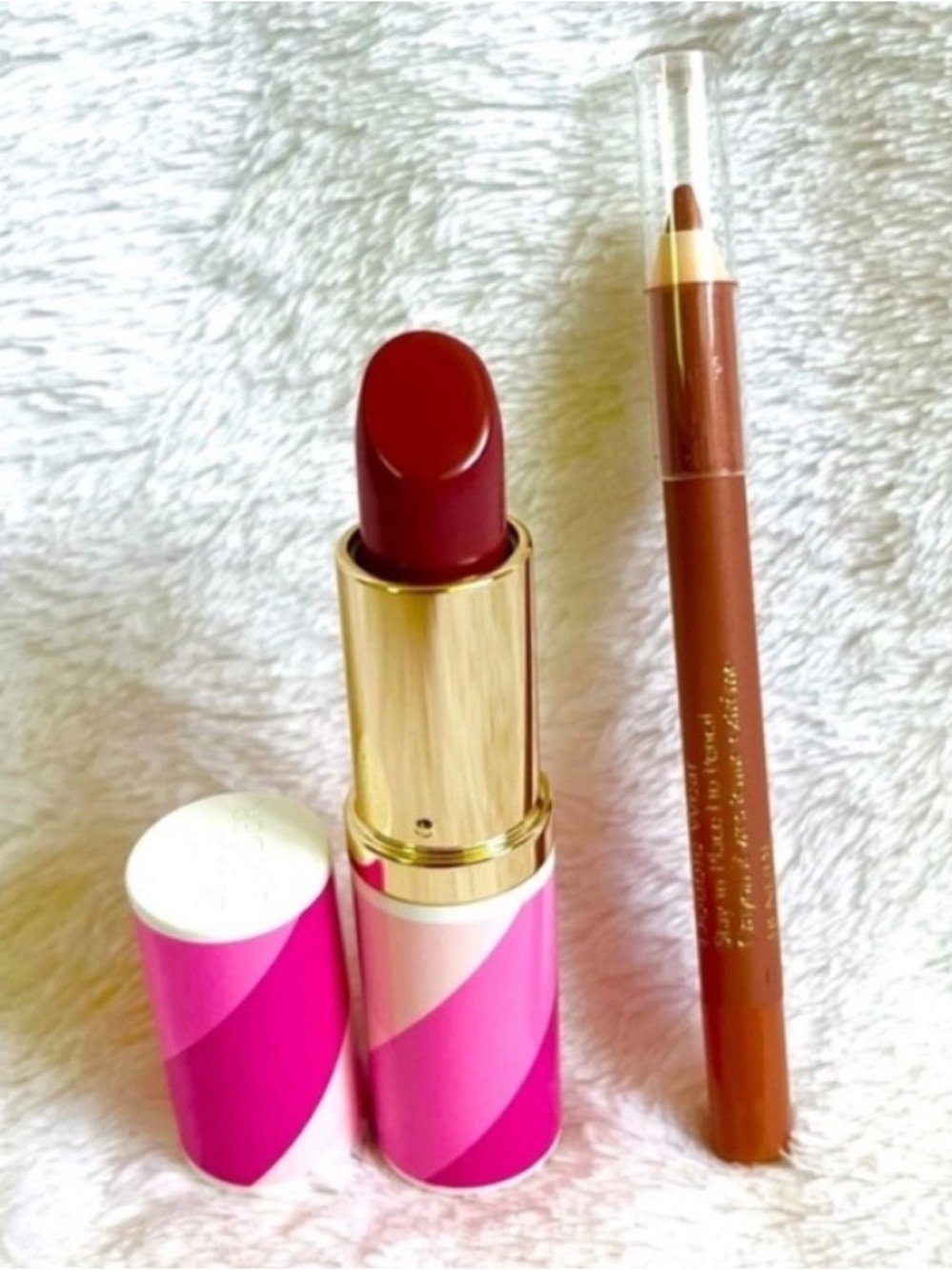 ESTEE Lauder Pure Envy
Color # 440+ Double Wear stay place Lip pencil #18 Nude